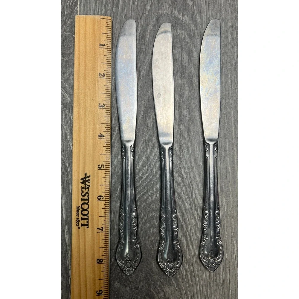 Oneida Stainless Steel Dinner Knives Set of 3 Floral Scroll Pattern 8.5 Inch